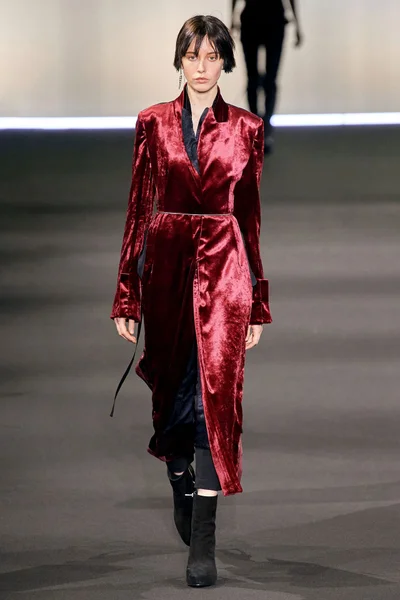 Look 30